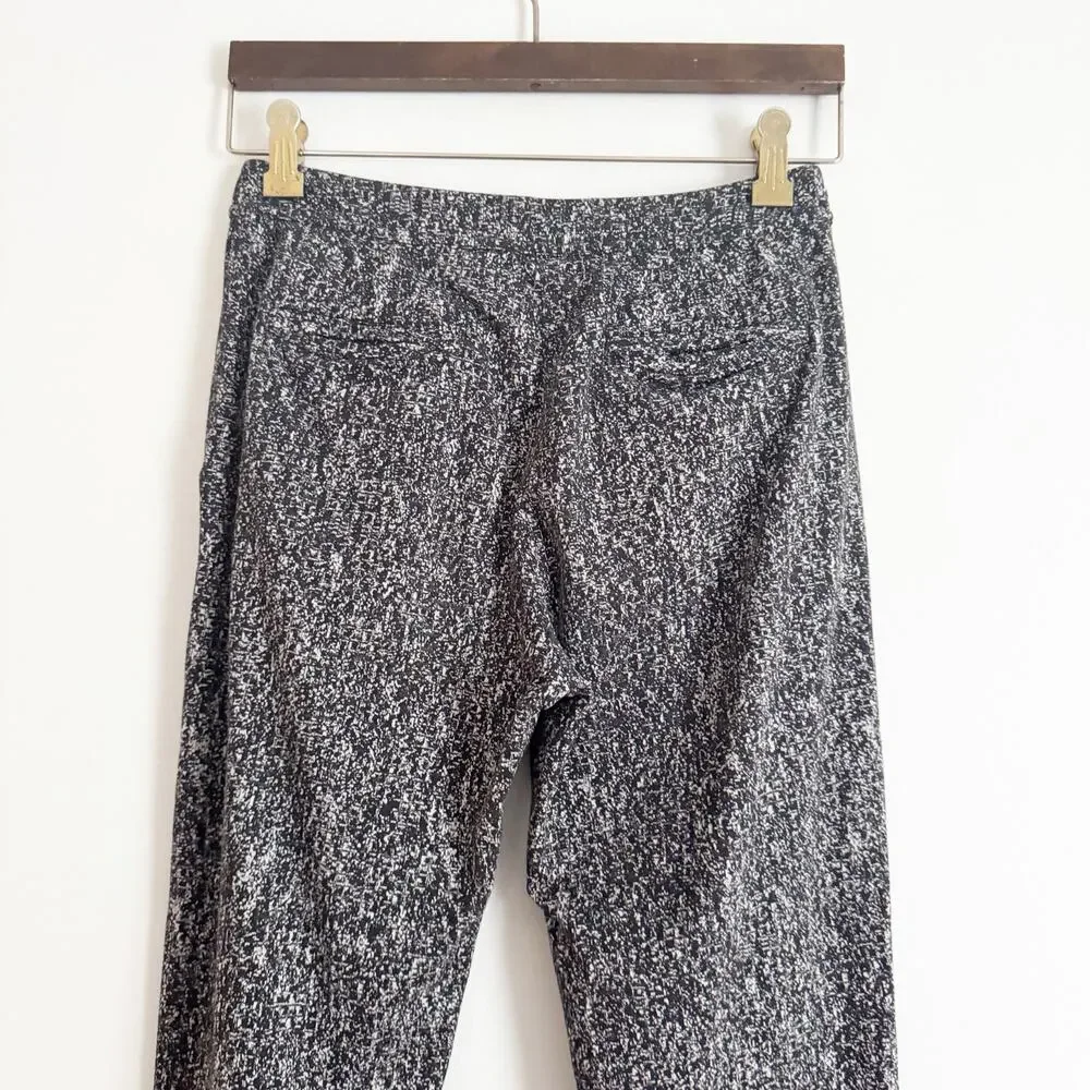 LULULEMON Jet Crop Pant Power Luxtreme Suited Jacquard Black White 4